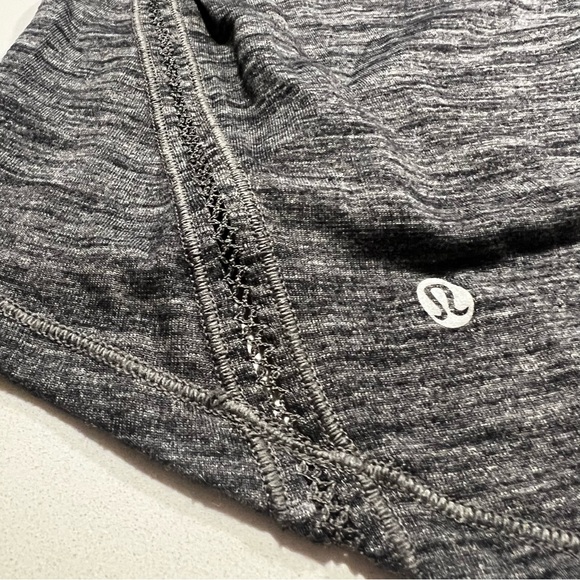 Lululemon long sleeve grey shirt size 8 - Picture 4 of 4